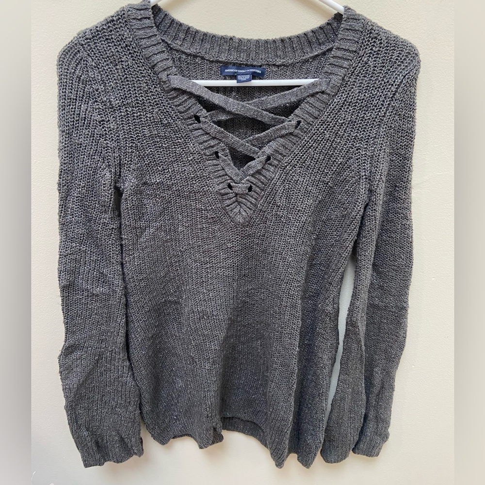 American Eagle V Neck Criss Cross Sweater; Gray; XS